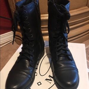 Steve Madden Black Leather boots